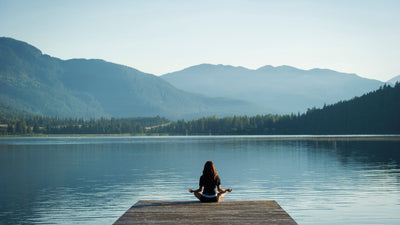 woman at water, wellness water, light